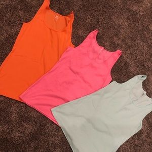 Old Navy tanks
